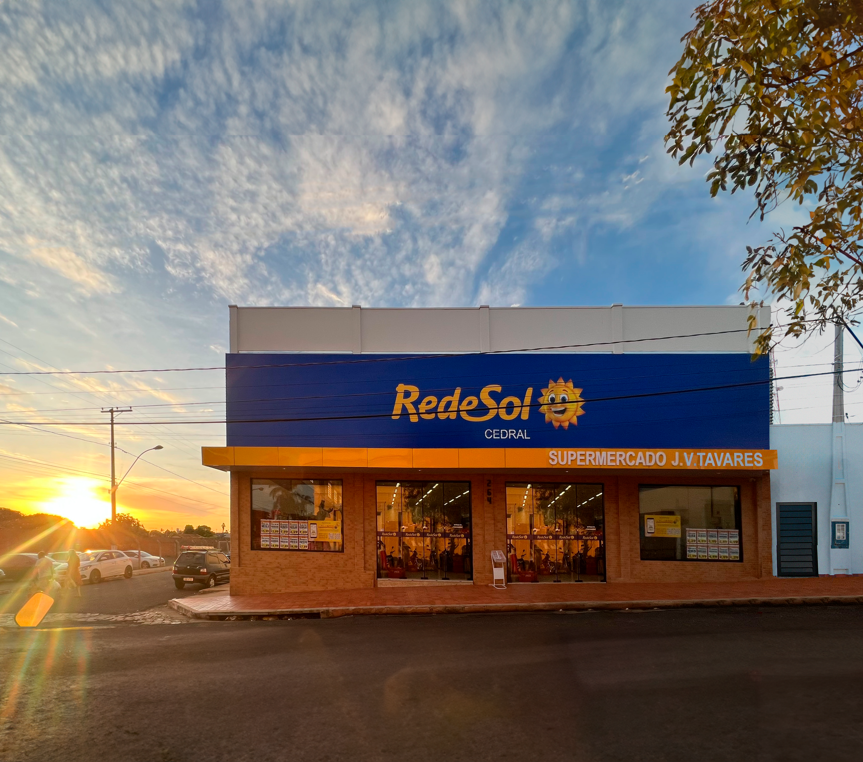 Fachada Cedral